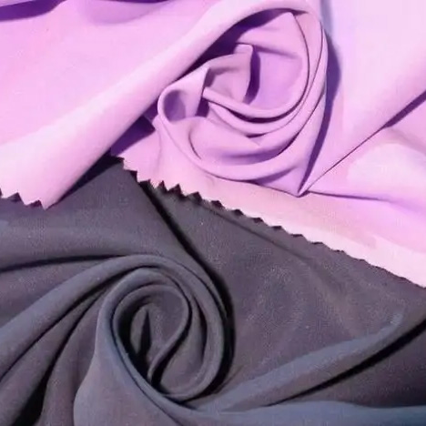 Fibre de polyester recyclée fonctionnelle