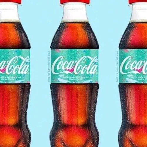 Le premier Coca-Cola au monde a lancé la bouteille recyclée en plastique des déchets océaniques